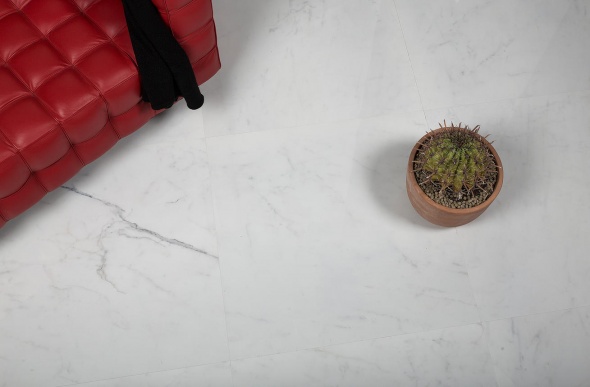 Когда имитация мрамора лучше натурального камня?