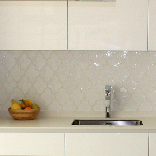 Белая кухня — очевидный тренд