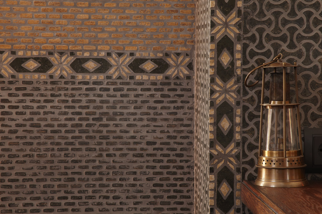 Плитка Dimarmi в 4-комнатной квартире художника