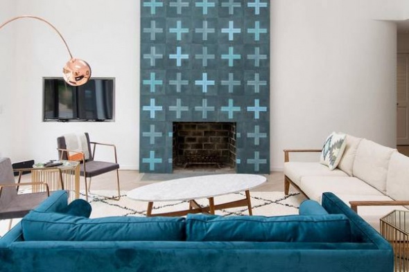 11 примеров оформления камина плиткой