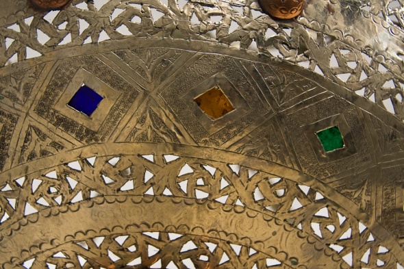 Интерьеры в восточном стиле: плитка, светильники, формы, цвета