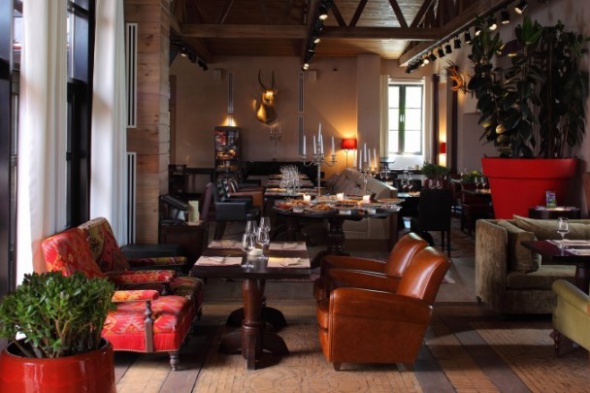 Марокканская керамическая плитка в интерьере загородного ресторана