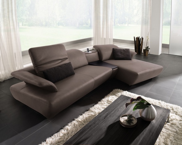 Что умеют диваны и кресла с особыми возможностями?