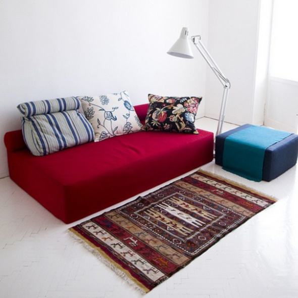 12 бескаркасных диванов