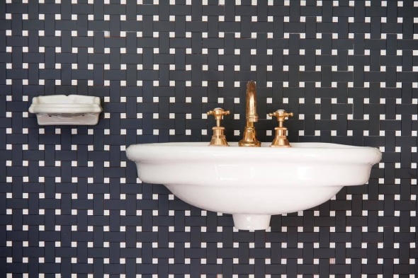 50 примеров чёрно-белой плитки в интерьере