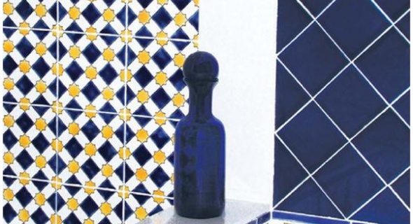 12 образцов мелкой плитки