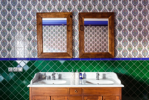 Осенний допинг: интерьеры с солнечной майоликой